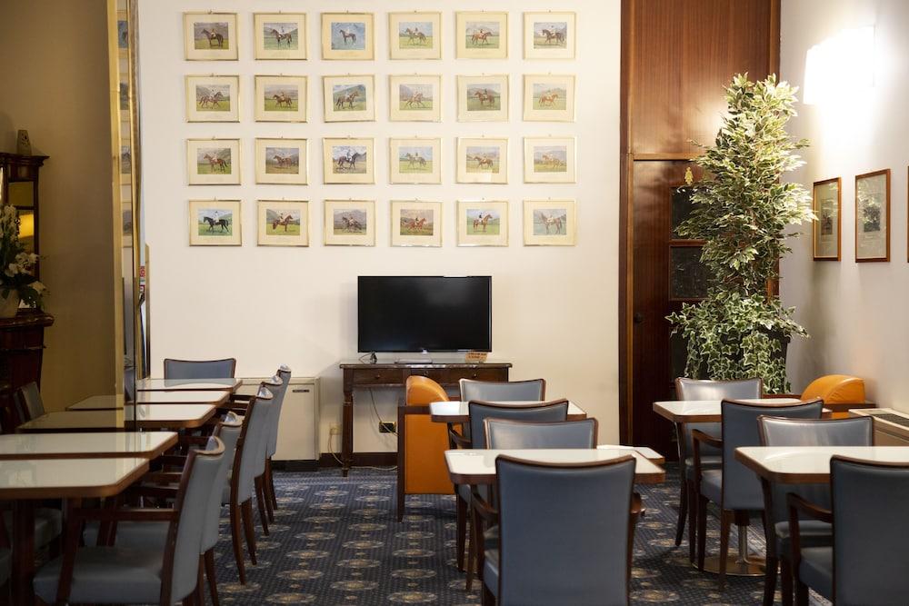 Ih Hotels Milano Eur - 特雷扎诺南纳维利奥 外观 照片
